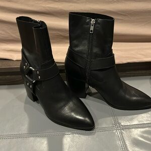 Steve Madden Women's Wells Leather Chelsea Boots in Black Size 7M